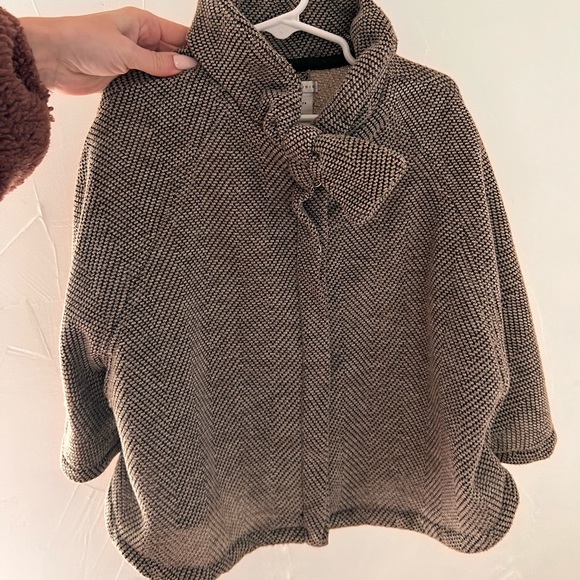 Girls cape - Picture 1 of 4